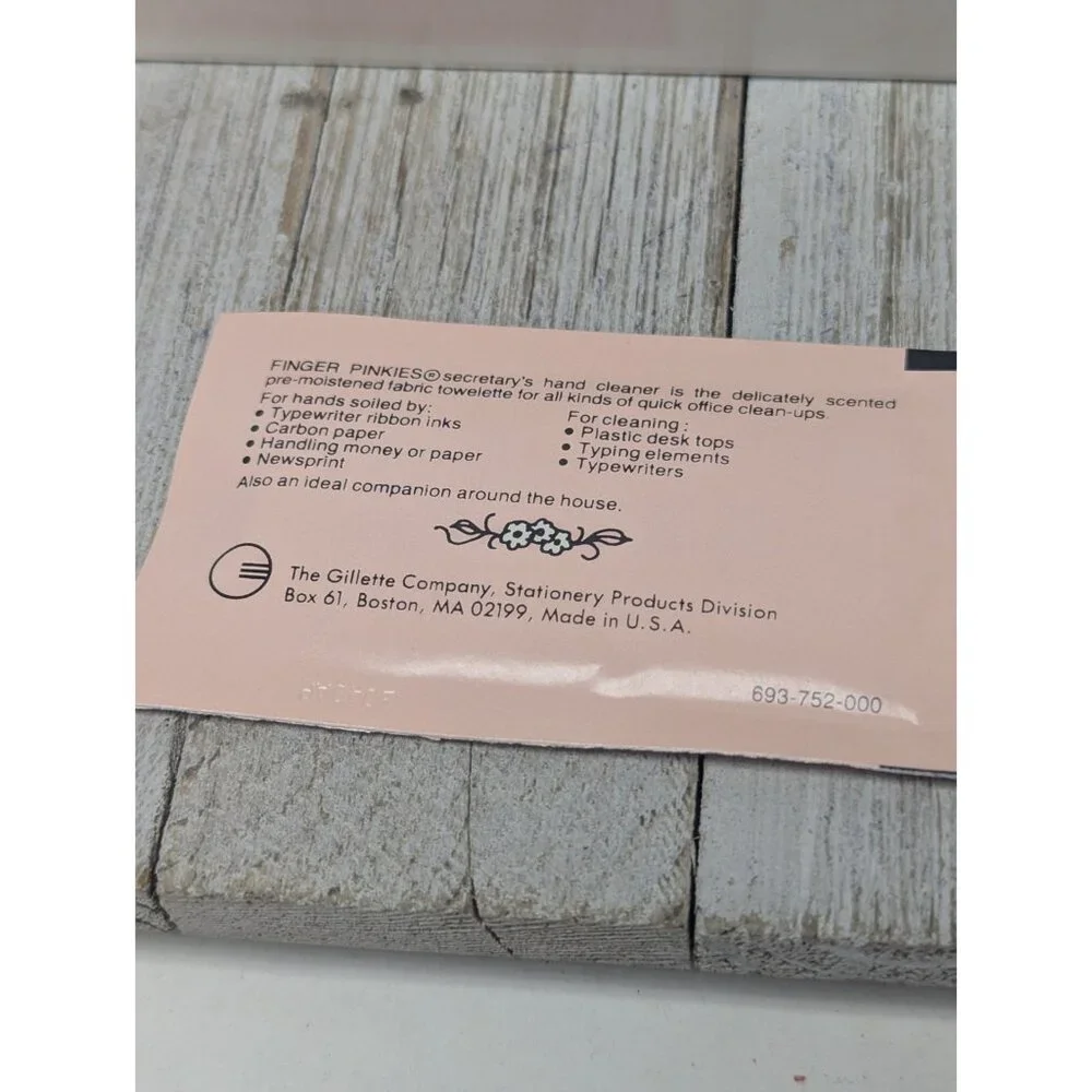 VTG New Box 40 Gillette Finger Pinkies Secretary's Hand Cleaner Towelettes NOS - Picture 4 of 5